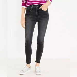Loft- Fresh Cut High Rise Skinny Jeans In Black - size 8/29